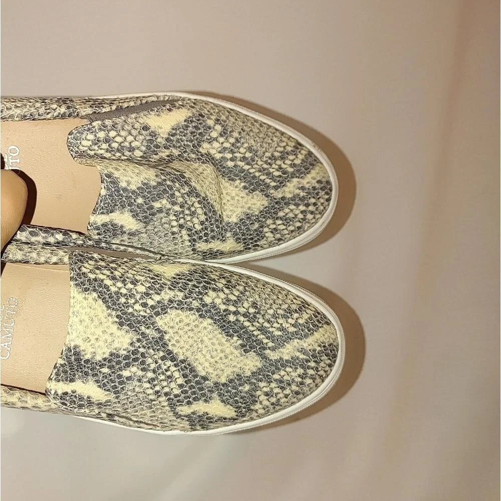 Vince Camuto Korli Women's Slip-On‎ Platform Sneaker 7 Natural Snake Print